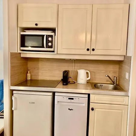 Les Restanques Glycines 2066