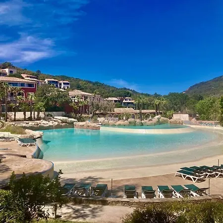 Les Restanques Glycines 2066