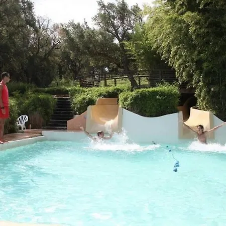 Les Restanques Glycines 2066 *