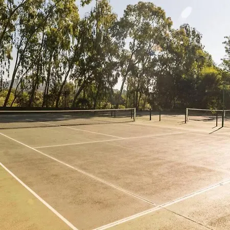 Les Restanques Glycines 2066 *