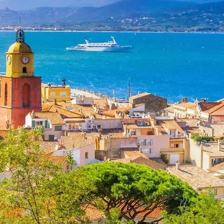 Les Restanques Glycines 2066 *