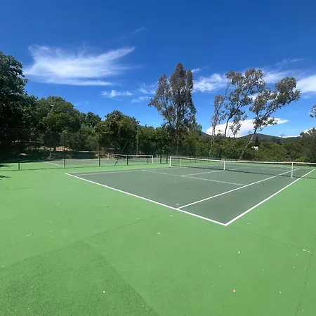 Les Restanques Glycines 2066 アパート